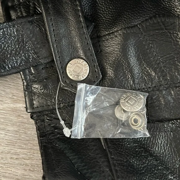 Men’s Diamond Plate Black Leather Motorcycle Chaps, Size Extra Large. - Picture 8 of 16